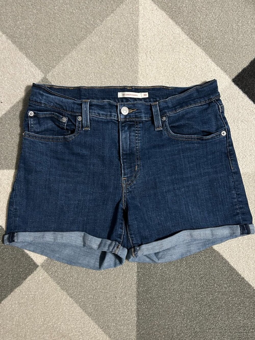 Levi's Mid Length Rolled Hem Denim Jean Shorts Women's Size 30 - Picture 2 of 9